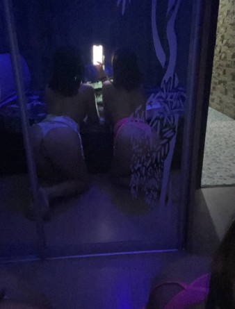 Девушка массажистка Ева и Алёна, салон Ева и Алёна